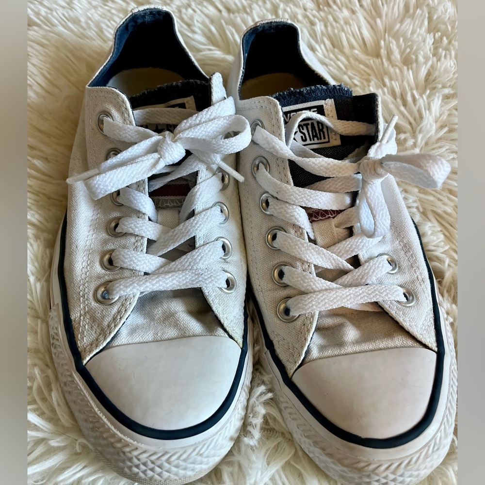 Women’s Converse AllStars White, Navy Size 7
